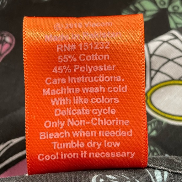 Nickelodeon SpongeBob Square Pants Catching ButterfliesScrub Top Black Size 1X - Picture 6 of 7